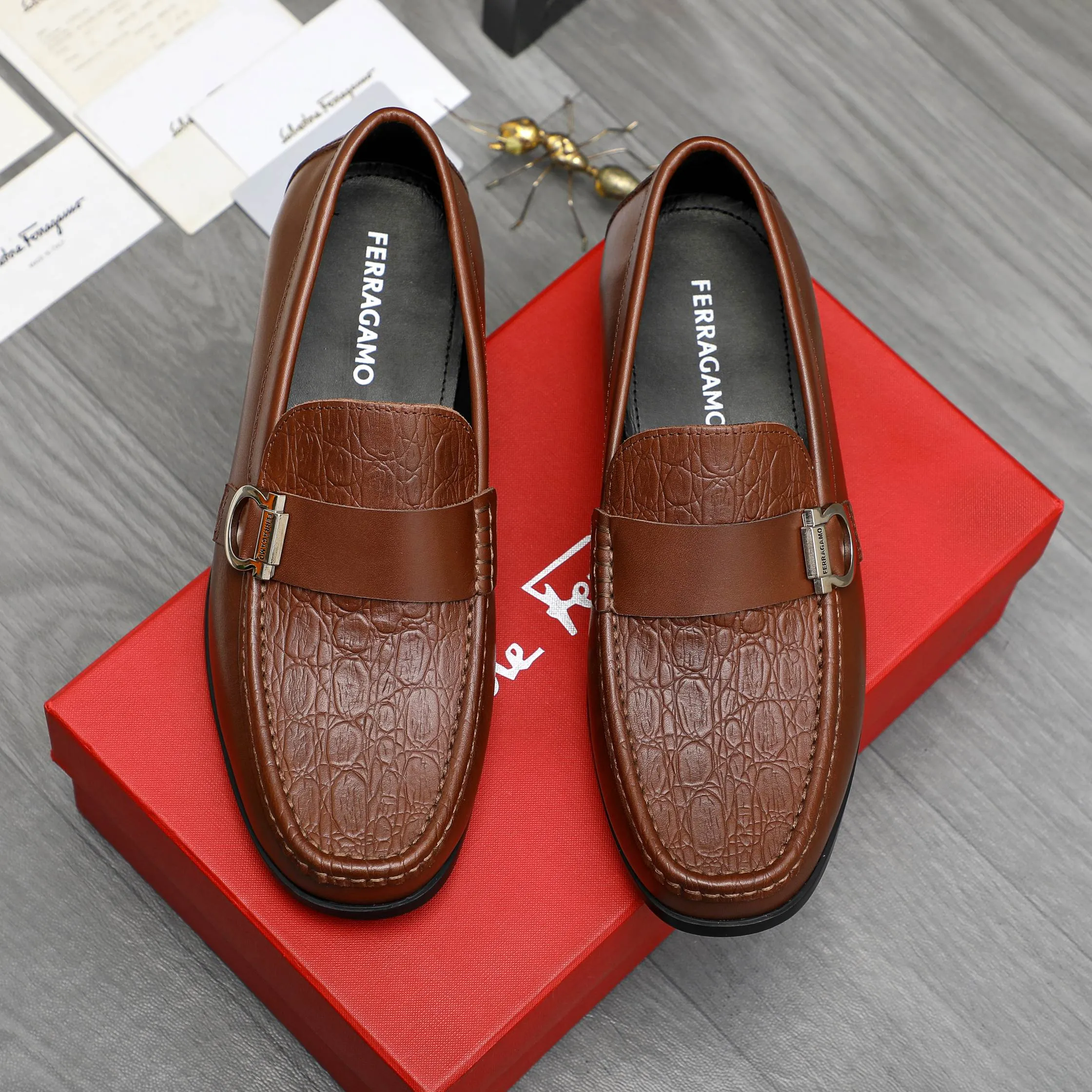 Men's shoes 💰p460 Product trademark: Ferragamo " Ferragamo ] Business slip-on leather shoes Regular size: 38-45 Product material: Selected stone grain cowhide upper, cowhide lining, original rubber outsole